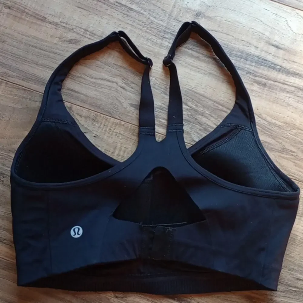Lululemon adjustable Athletic Activewear Sports Bra Black hook and eye Size 32D